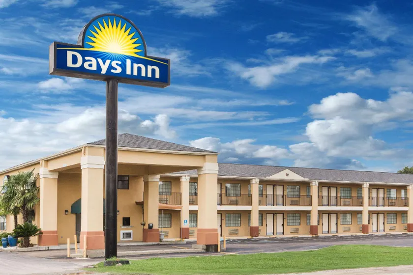 Days Inn by Wyndham Tallulah - Image 1