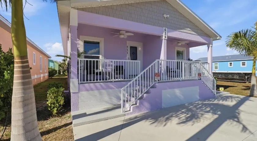 New! Charming Lilac Cottage 111 - Image 1