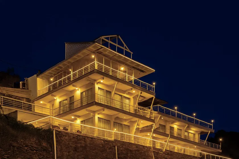 Onehouse Resort Lansdowne - Image 1