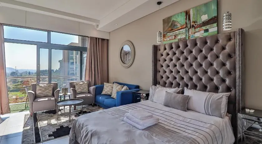 301 Menlyn Maine Trilogy Apartment - Image 1