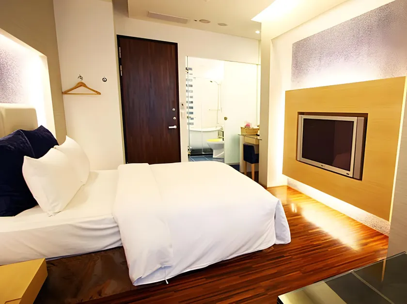 Gold Sandy Beach Hotel - Image 1