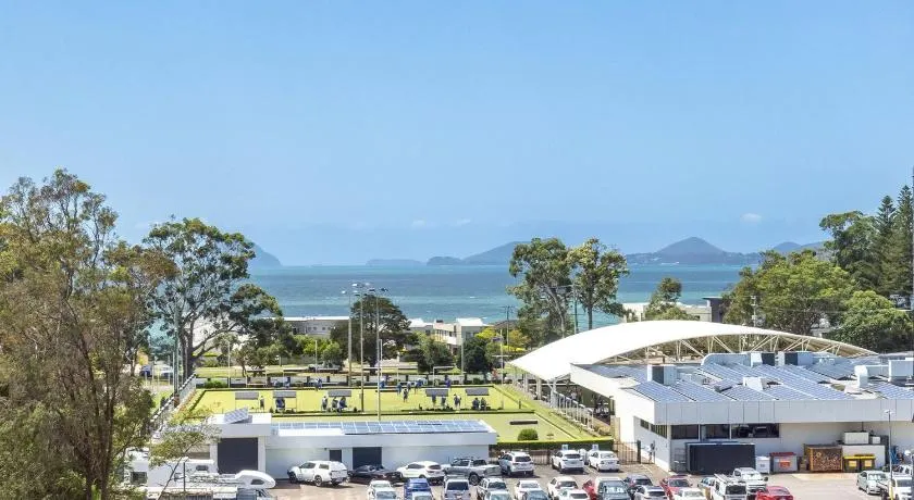 Ash Haven, 19 Ash St - views, pool, air con, boat parking, Wi-Fi - Image 1