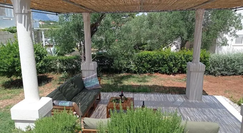 My Mediterranean Villa with Huge Garden and own Parking - Image 1