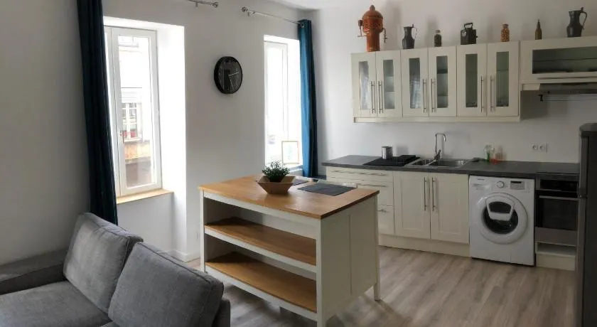 Joli logement au centre de Trévoux - Image 1