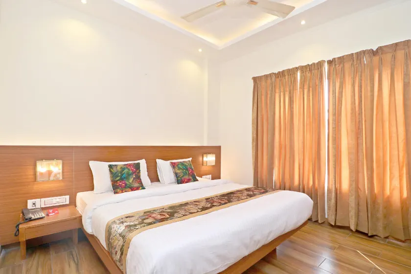 OYO 16082 Hotel Imperial Corner - Image 1
