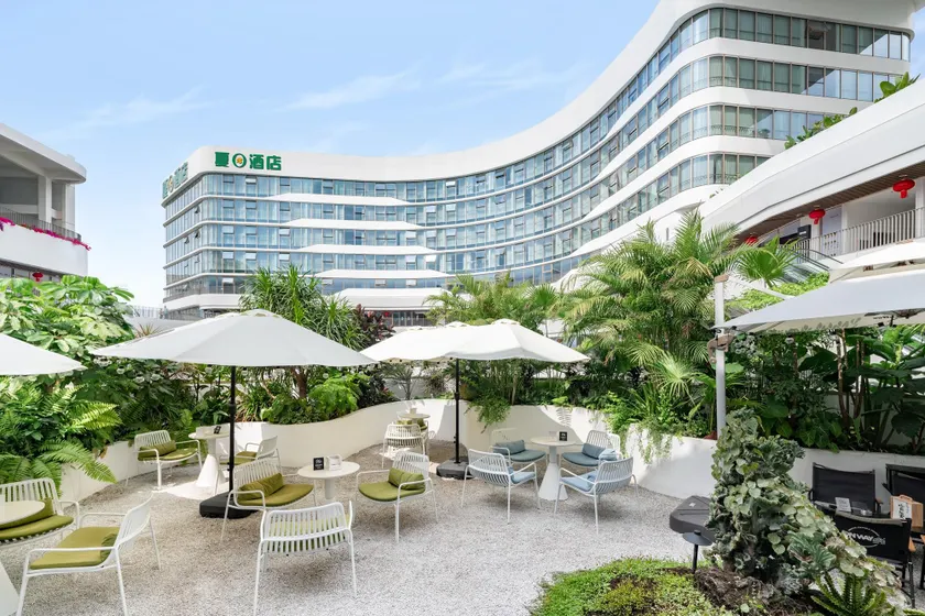 Sanya Summer Hotel - Image 1