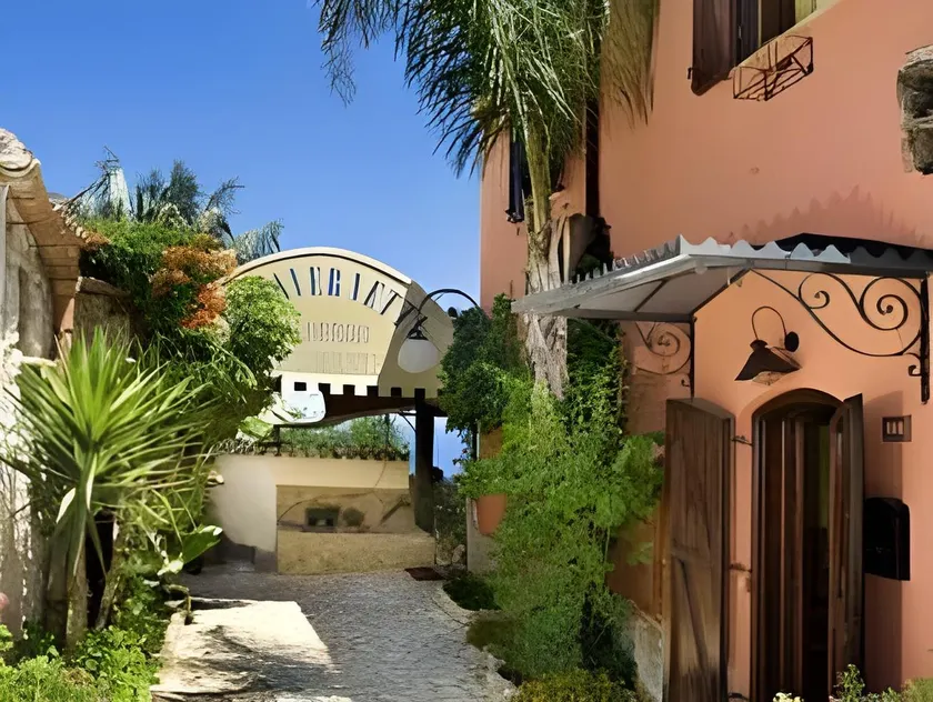 Hotel La Tavernetta - Image 1