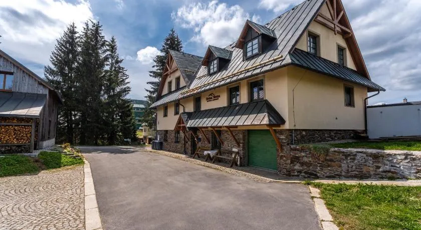 Houda Bouda - Penzion & Apartmány - Image 1