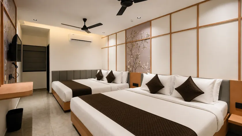 Hotel Rushikesh inn Dwarka - Image 1