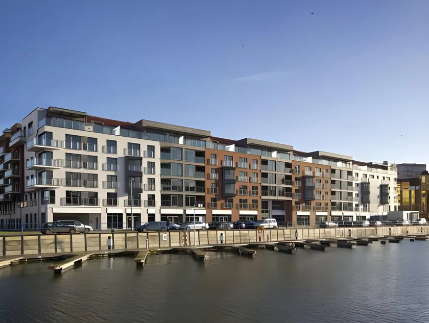 Dom & House – Old Town Waterlane - Image 1
