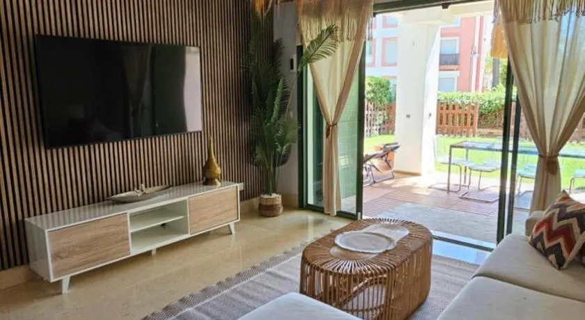 Sotogrande Marina Sea Apartment - Image 1