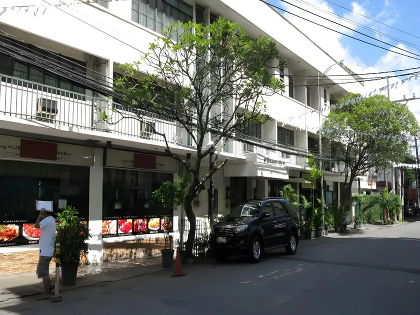 Adriatico Arms Hotel - Image 1