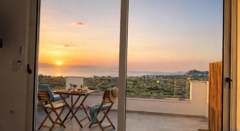 Blue & Green - Sunset Sea View Apartment in a Quiet Location - Image 1