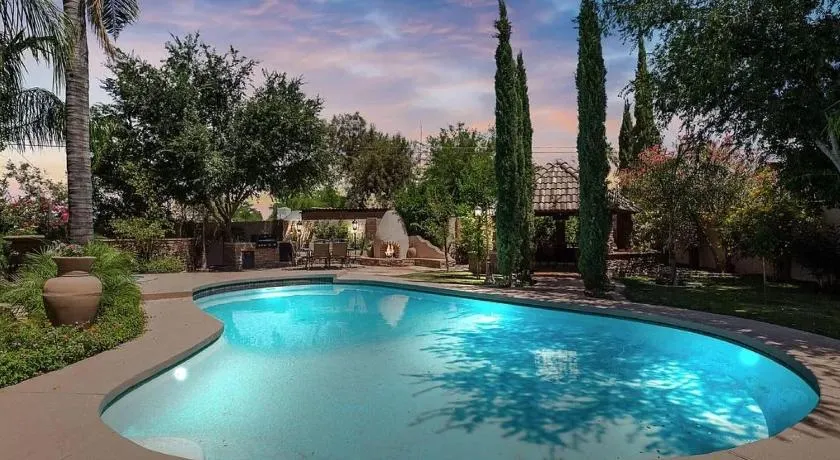 Calm Desert Oasis, Heated Pool, Game Room - Image 1