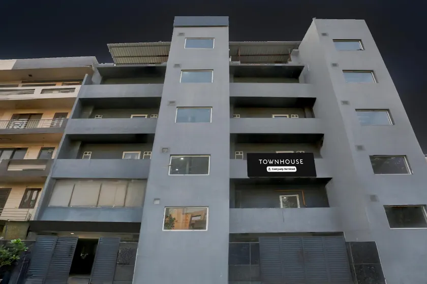 Townhouse Shahdara Near Yamuna Sports Complex Formerly Hotel Ipotel - Image 1