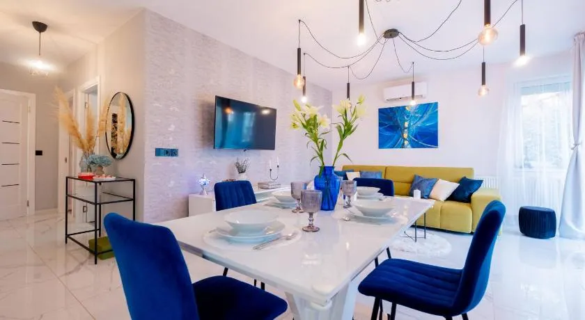 White Rose Hill Luxury Apartment Budapest - Image 1
