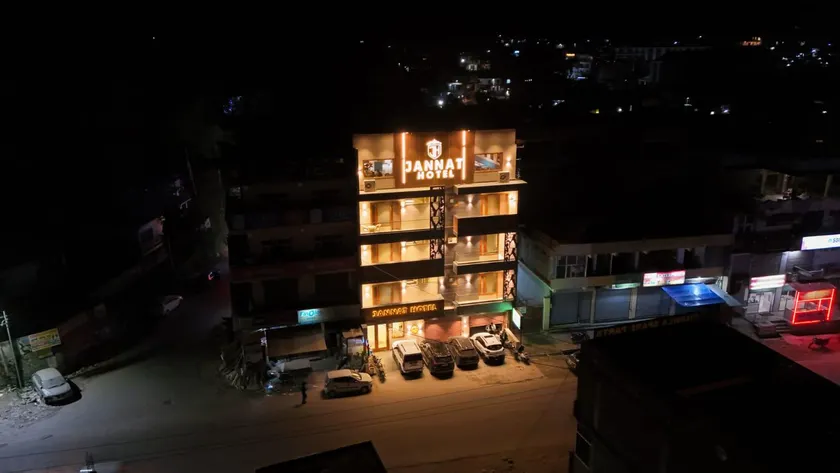 Jannat Hotel - Image 1