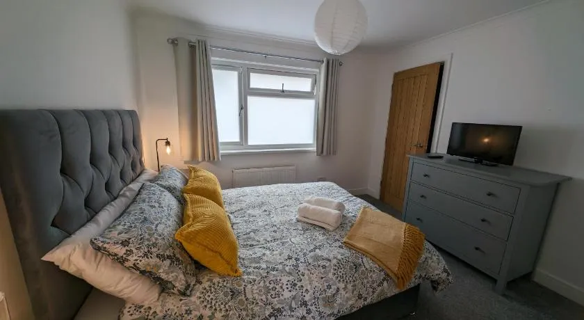 Chy Lowen Private rooms with kitchen, dining room and garden access close to Eden Project & beaches - Image 1