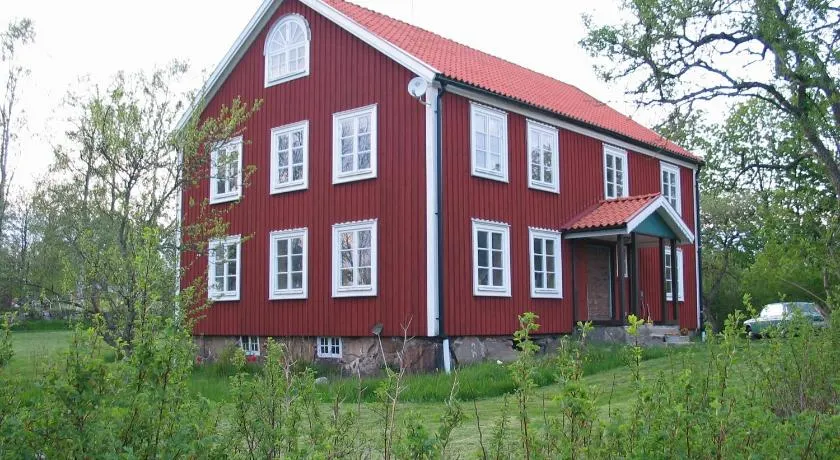 Spjutsbygds Gårds Bed and Breakfast - Image 1