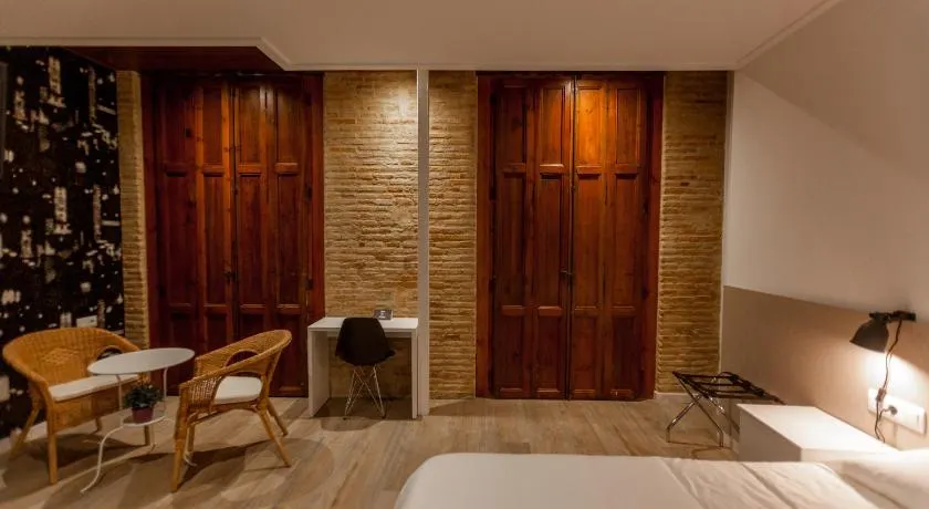 Host & Home - Image 1