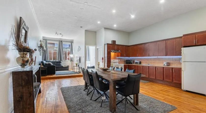Trendy 2BR Getaway in Montreal - Image 1