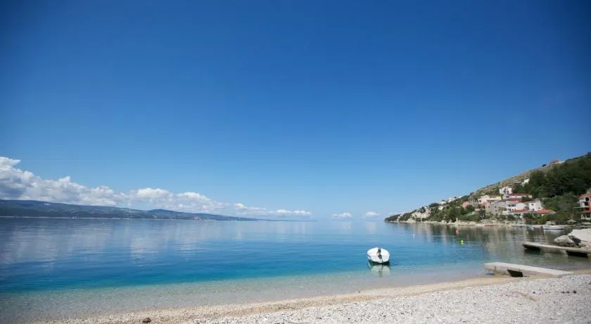 Cottage Holiday Home - Image 1