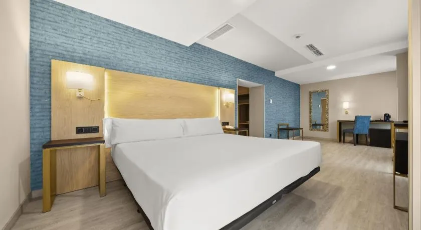 Hotel Zentral Ramiro I Oviedo - Image 1