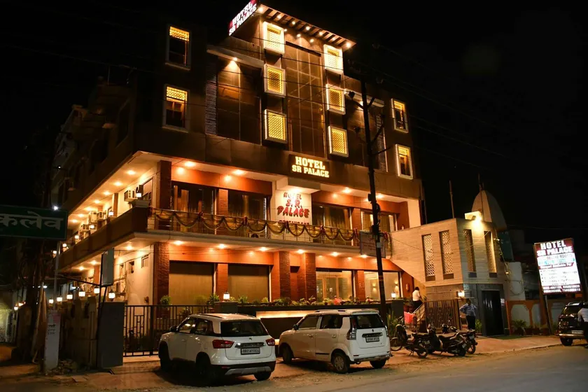 Hotel S.R Palace - Image 1