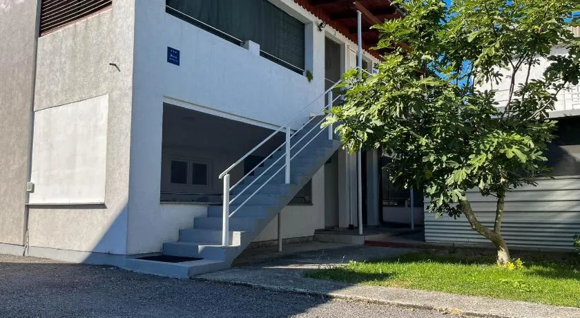 Apartmani MOSLAVINA i parking - Image 1