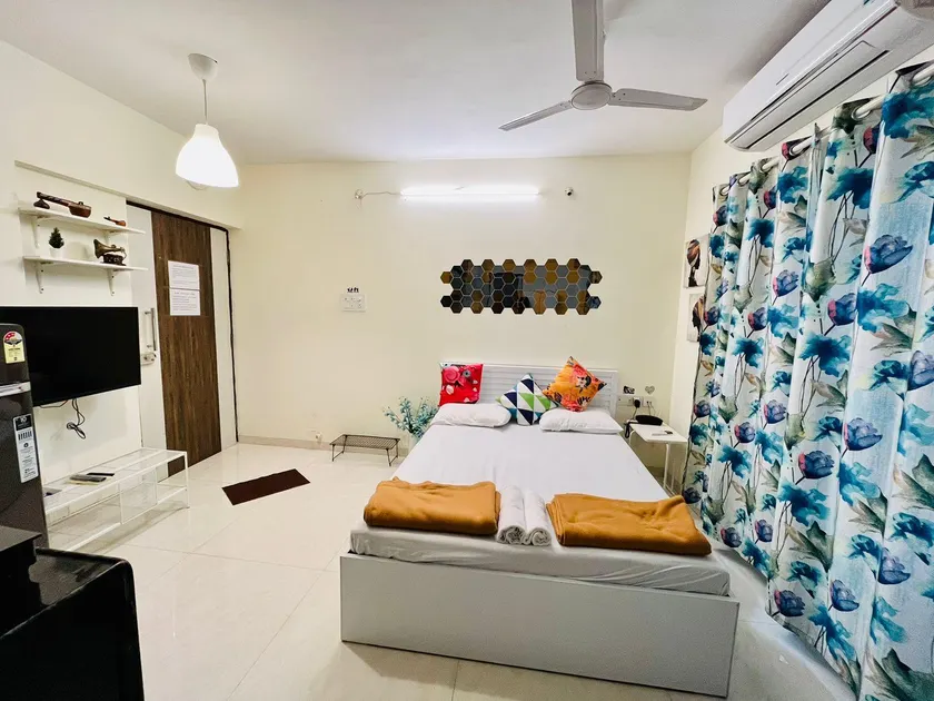 La Casa Studio Service Apartment - Image 1