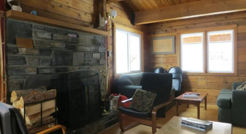 HI Kananaskis Wilderness - Hostel - Image 1