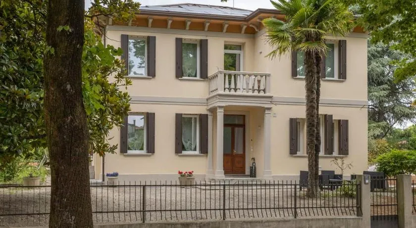 La Magnolia - Image 1