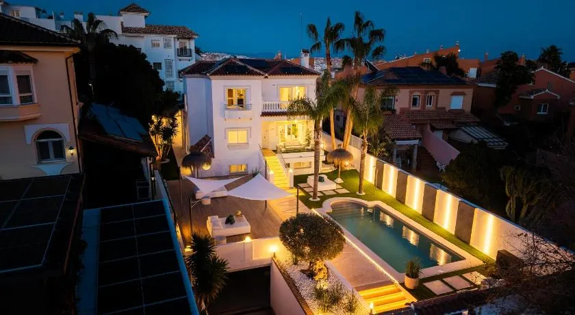 VACATION MARBELLA I Sunny Camelia Villa Heated pool, Recently Renovated, Best Residential Neighborhood in Benalmadena, Short walk to the beach, Cinema Room - Image 1
