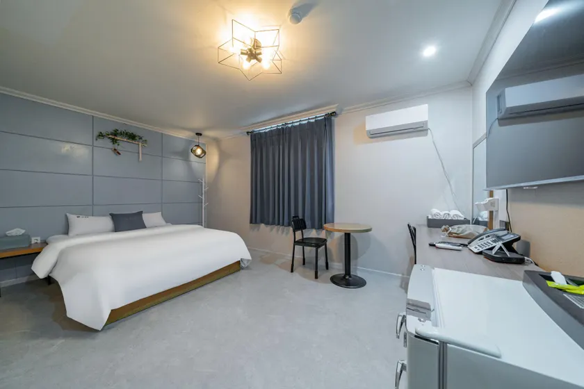 OST Hotel - Image 1
