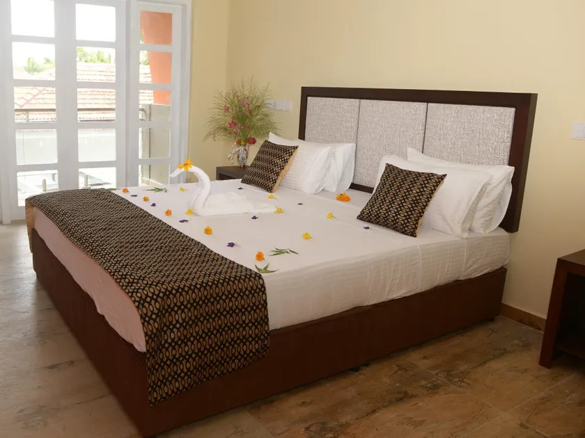 Ceylon Sea Hotel - Image 1