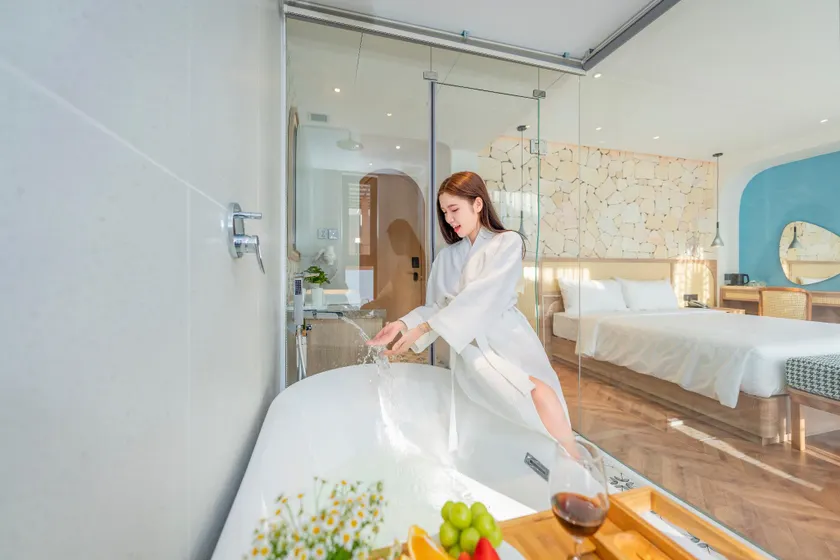 V Boutique Hotel - Complimentary refreshments - Image 1
