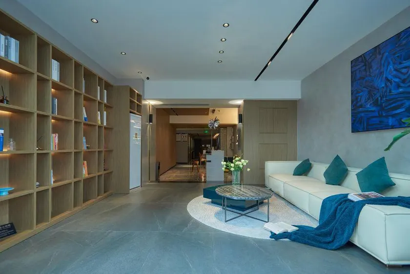 Yijing Garden Hotel (Lingang Xintiandi University Town) - Image 1