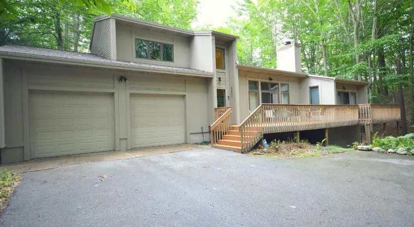 Bailey - Image 1