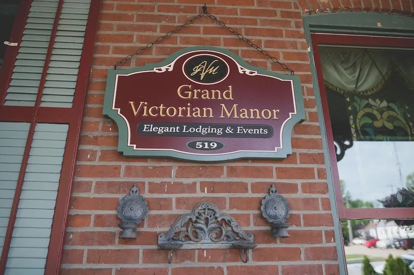 Boonville Luxury Lodging - Image 1