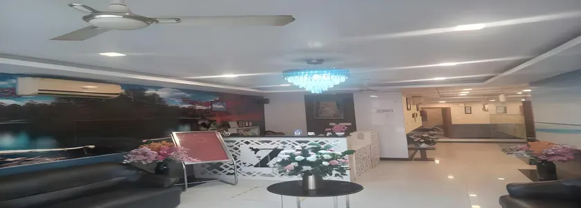 Zaarang Inn Hotel - Image 1