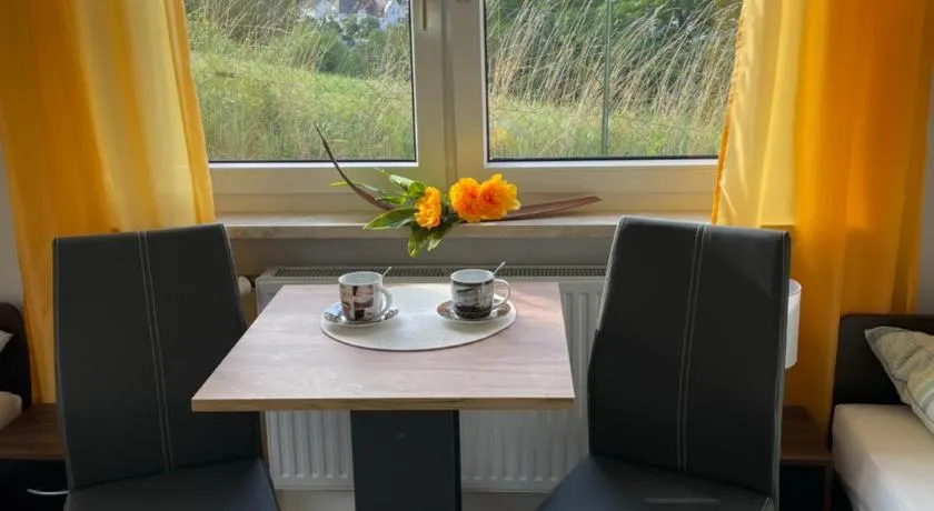 FERIENWOHNUNG AM BERG - Image 1