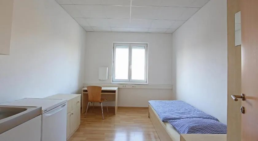 Montagehotel Living@Linz - Image 1