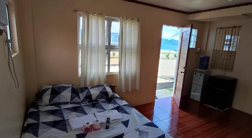 Willie's Beach Resort - Image 1