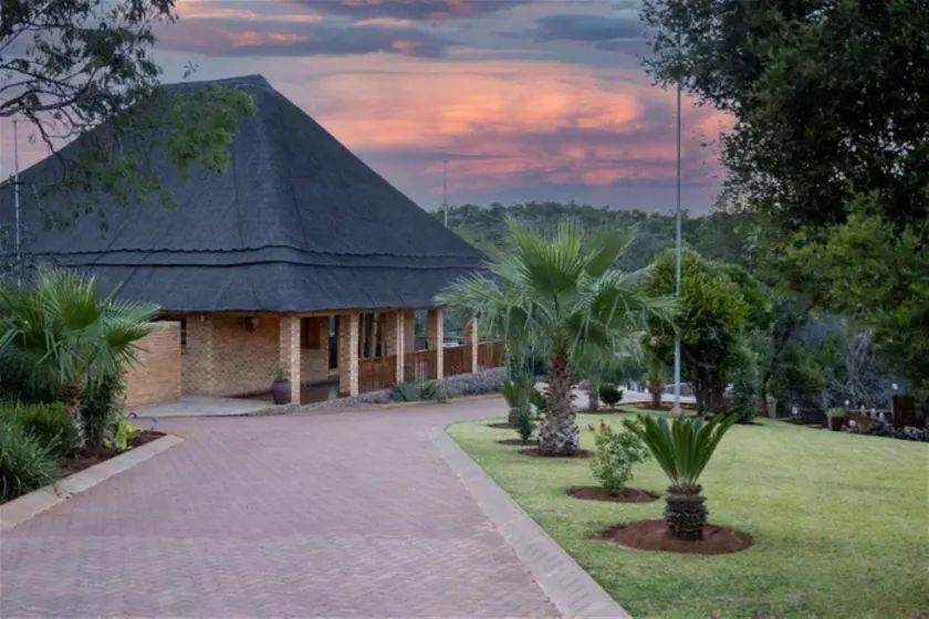 Lichenry Bush Lodge - Image 1