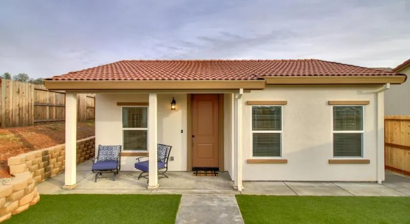 Modern Cozy and contemporary - Image 1