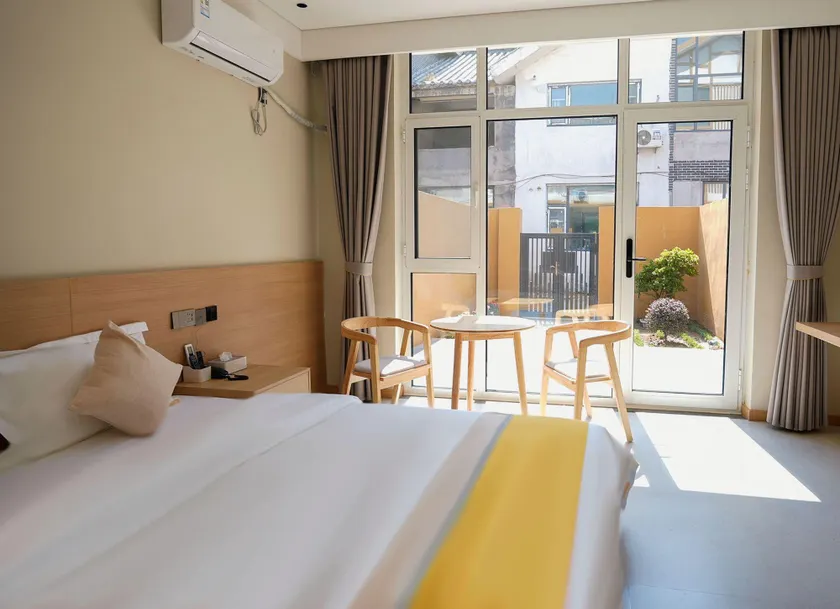 Manyue Hotel - Image 1