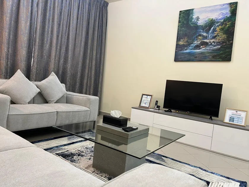 Abu Dhabi Plaza Hotel Apartments - Image 1
