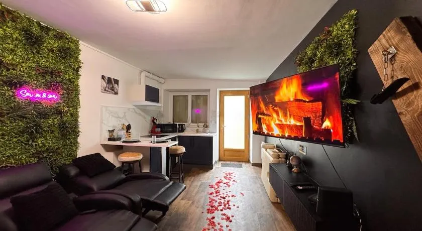 Love Room Duplex Balnéo, Ambiance Intime - Image 1