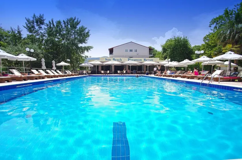 Sun Beach Hotel - Image 1