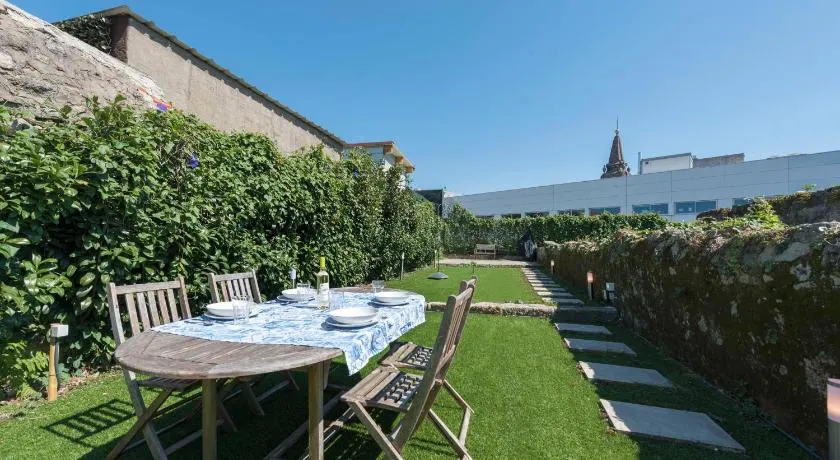 BmyGuest - Almada Garden Apartment - Image 1